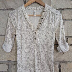 VS half-sleeve henley